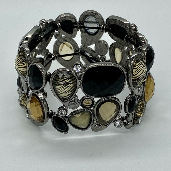 Stretchy Wide Cuff Statement Bracelet - Picture 7 of 8